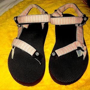 Atika size 7 sandals